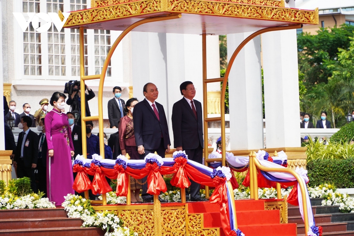 president phuc begins official friendship visit to laos picture 4