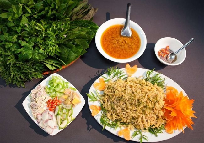 sashimi-like salad offered in thanh hoa picture 1