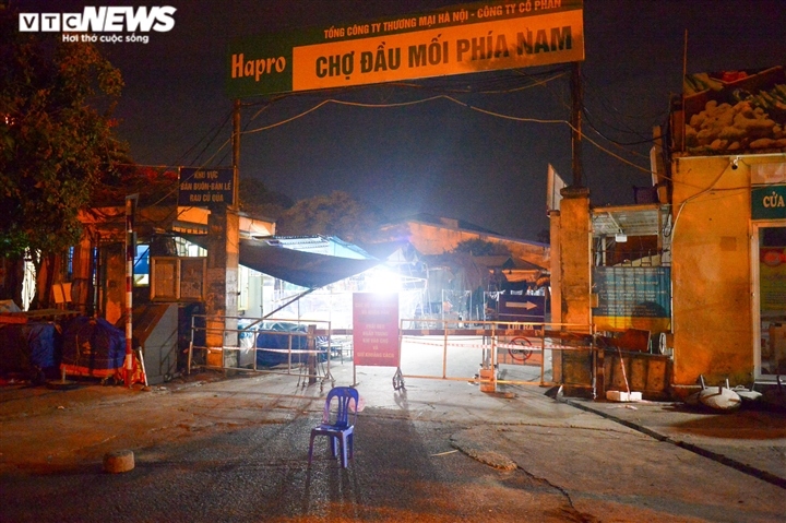 cho dau moi phia nam ha noi ngay dau tien mo cua tro lai sau phong toa hinh anh 1