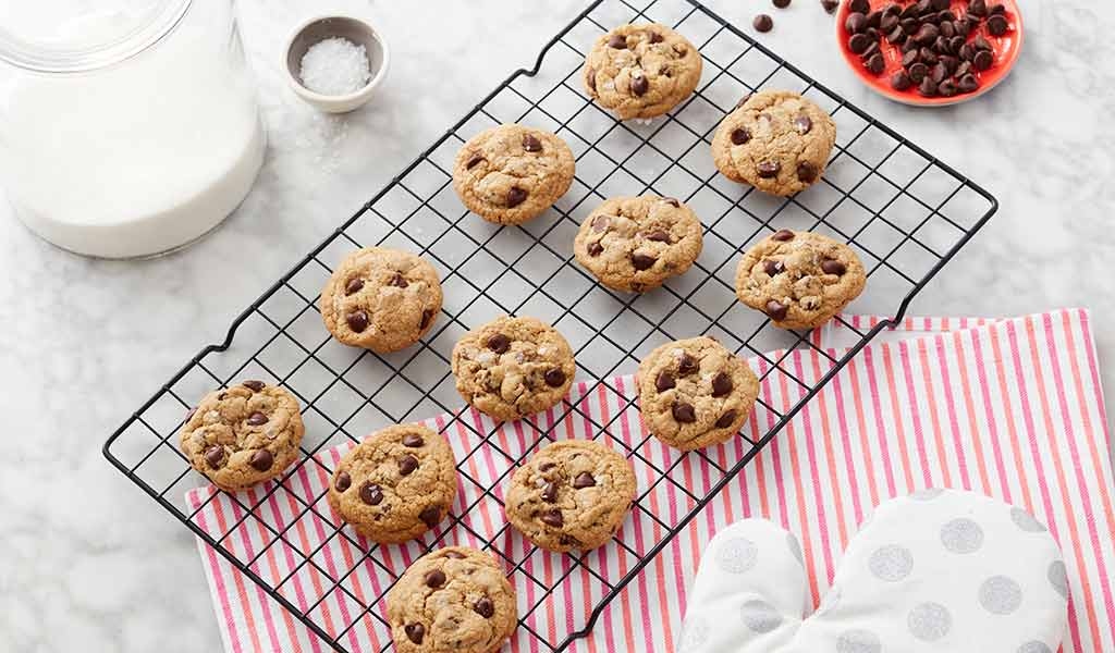 chocolate-chip-cookies-on-cooling-grid.jpg