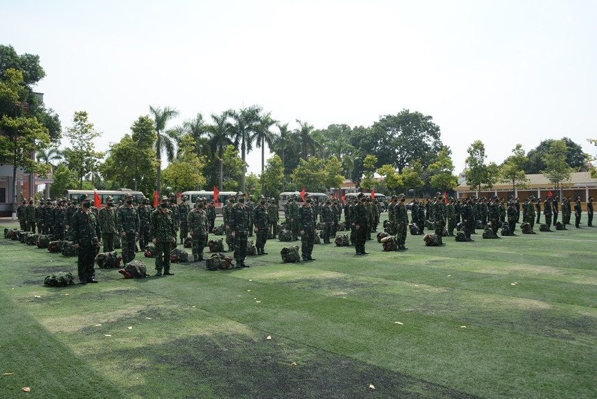 bo quoc phong dieu dong luc luong quan y tang cuong cho tp.hcm va binh duong hinh anh 1