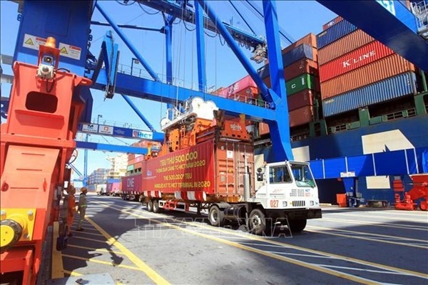 container cargo via seaports sees double-digit growth picture 1