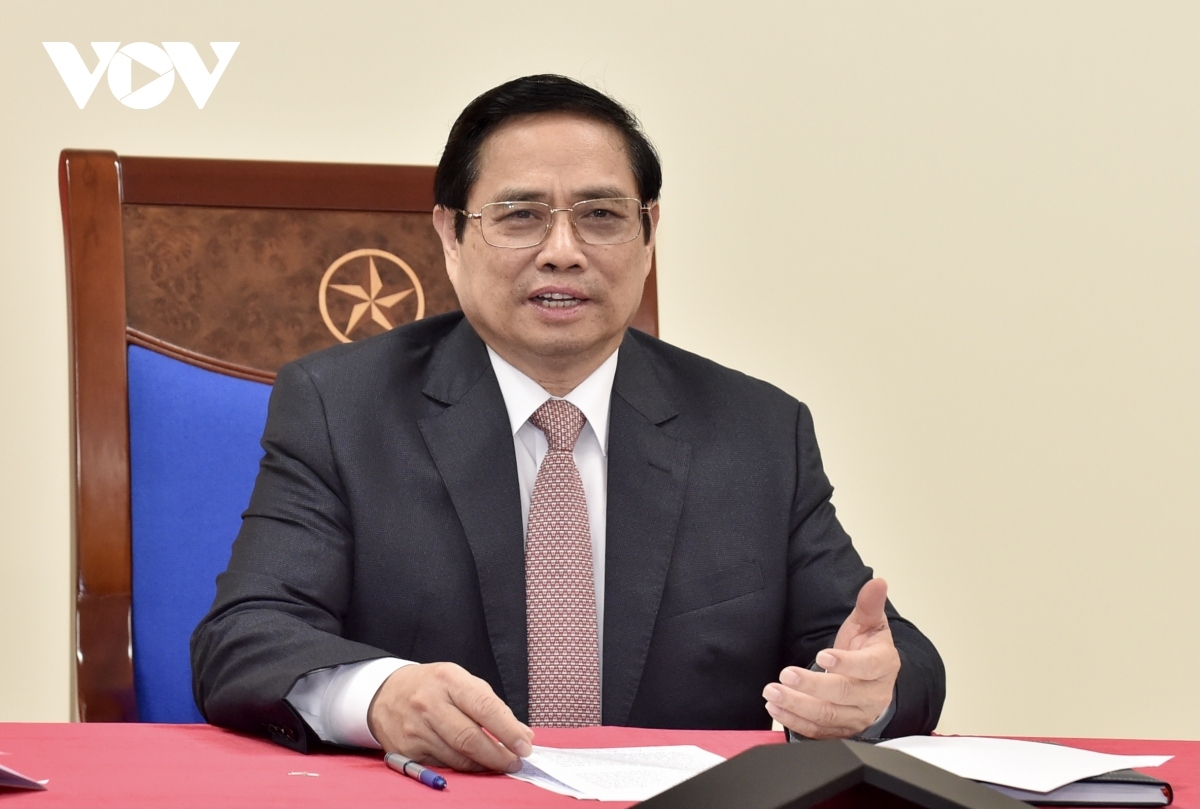 Prime Minister Pham Minh Chinh asks CEO of AstraZeneca Pascal Soriot to accelerate the delivery of vaccines to Vietnam during their phone talks held on August 19.