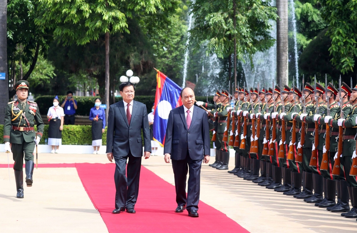 president phuc begins official friendship visit to laos picture 5