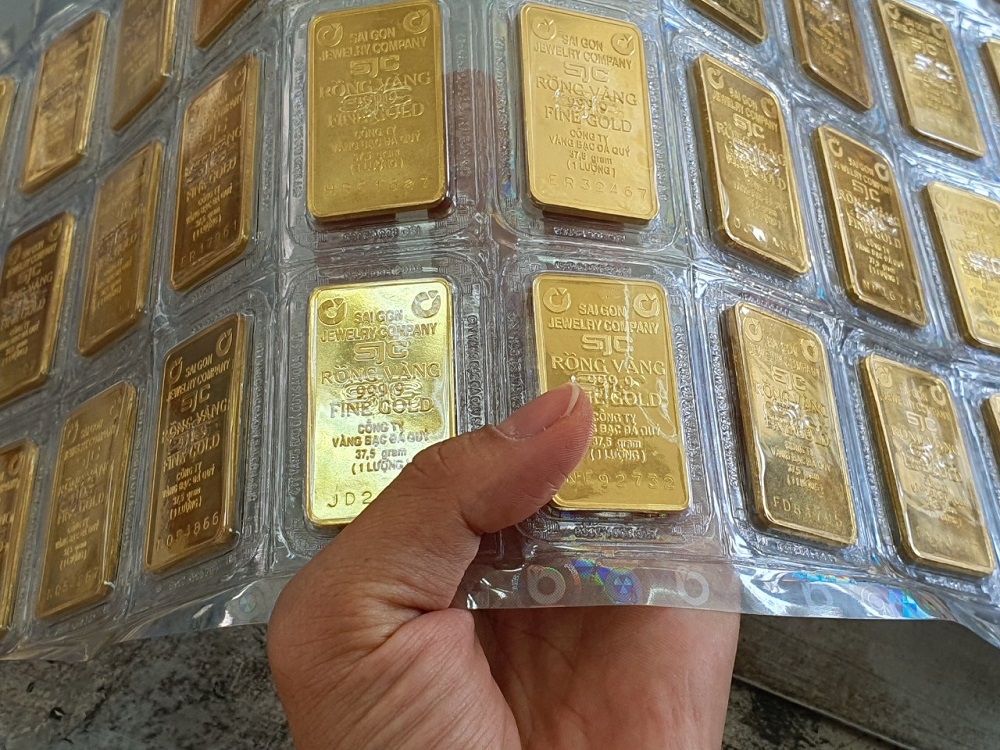 Giá vàng trong nước “án binh bất động” dù vàng thế giới tiếp tục tăng (Ảnh minh họa: KT)
