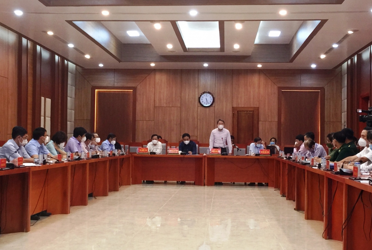 Lãnh đạo tỉnh Khánh Hòa tiếp thu các ý kiến để có hướng phòng, chống dịch phù hợp.