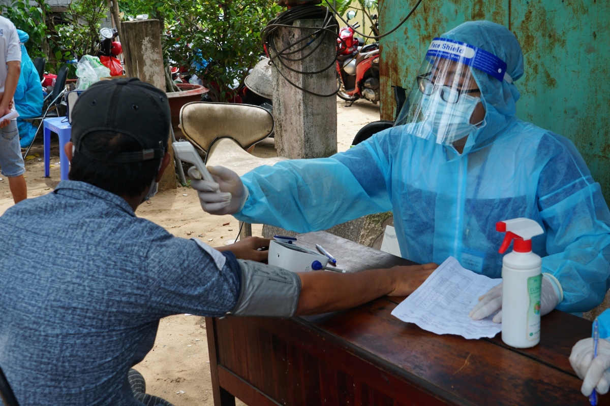 TP.HCM đề xuất được cấp vaccine phòng COVID-19 liên tục