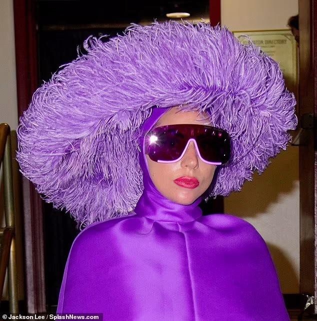 lady gaga dien do hieu doc la den nha hat o new york hinh anh 6