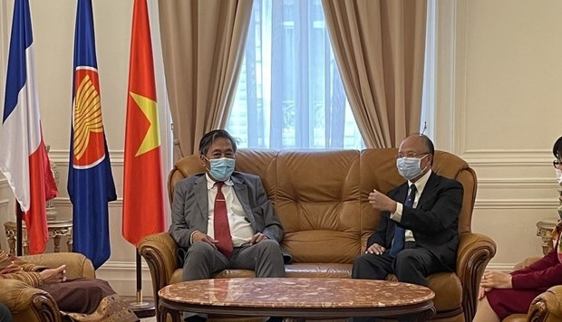 lao ambassador to france congratulates vietnam on 76th national day picture 1