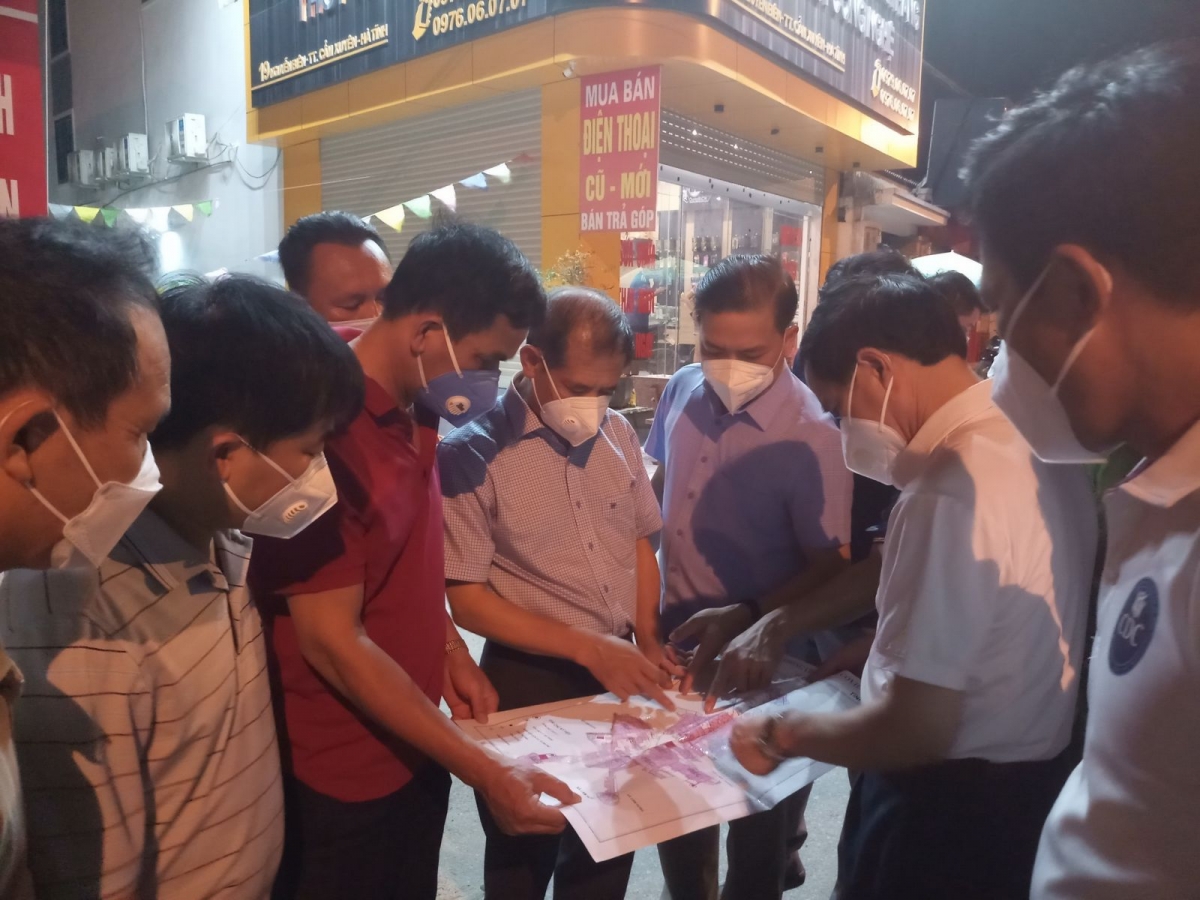 Ngành y tế Hà Tĩnh khẩn trương truy vết các trường hợp liên quan.