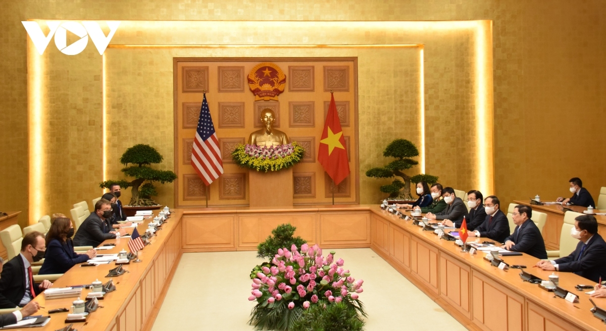 pm chinh welcomes us vice president harris picture 2 pm chinh welcomes us vice president harris picture 2