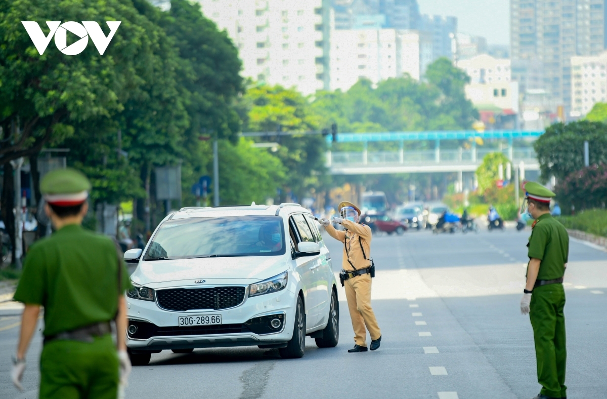 hanoi tightens control of travel permits during social distancing period picture 1 hanoi tightens control of travel permits during social distancing period picture 1