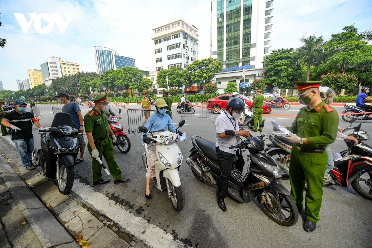 hanoi tightens control of travel permits during social distancing period picture 5