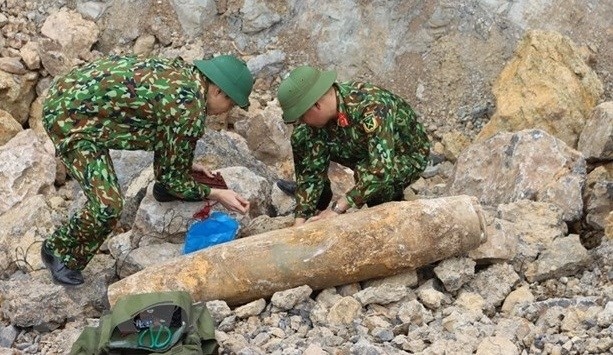 quang binh safely removes wartime bomb picture 1