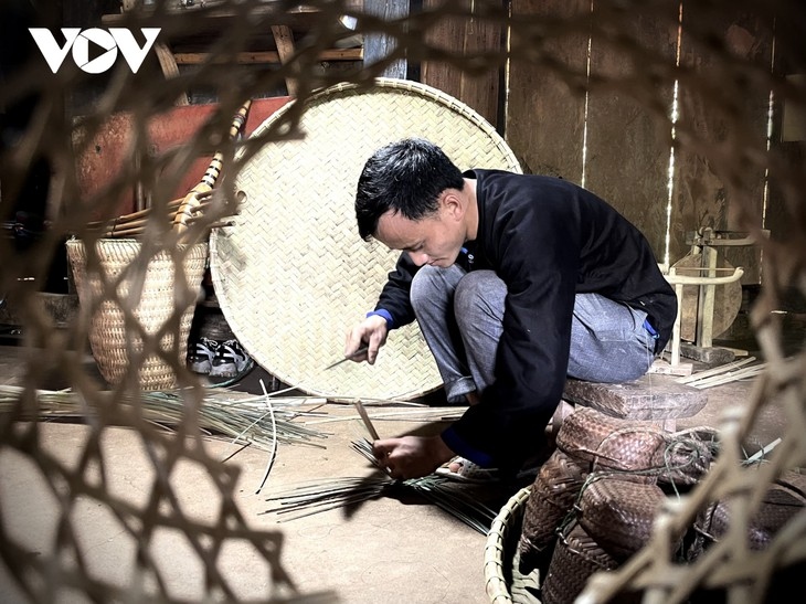 preservation of the mong s rattan weaving craft picture 1