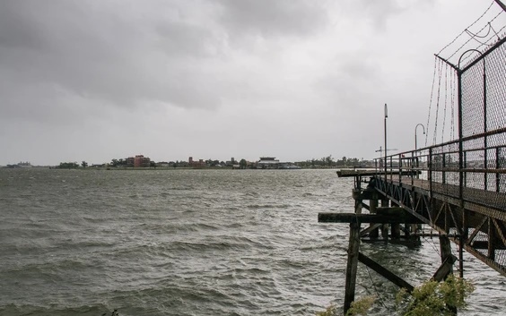 Siêu bão Ida đổ bộ vào Mỹ có sức gió mạnh hơn cả Katrina, sông ...