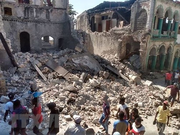 An earthquake in southwestern Haiti on August 14, 2021 leaving 304 dead, 1,800 others injured. (Photo: Getty Images/VNA)