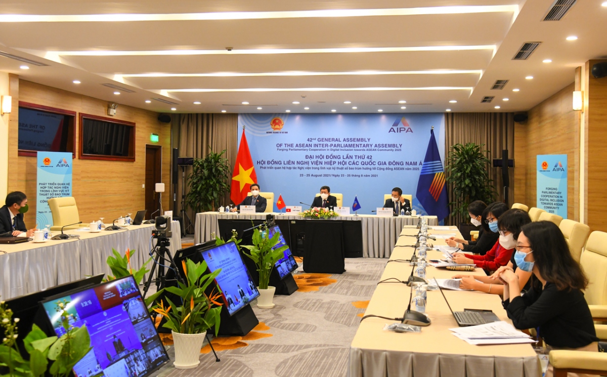 Đoàn Quốc hội Việt Nam dự phiên họp Ủy ban Chính trị trong khuôn khổ AIPA 42 và đề xuất AIPA thành lập cơ chế hợp tác an ninh mạng và phòng chống đại dịch Covid-19.