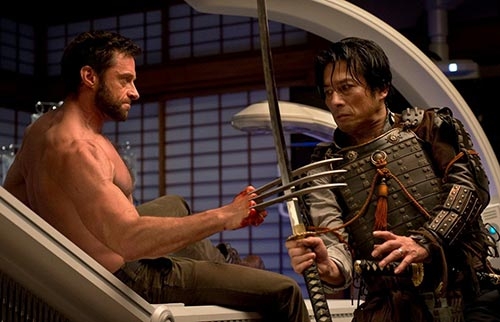 Hiroyuki Sanada trong phân cảnh với Hugh Jackman.