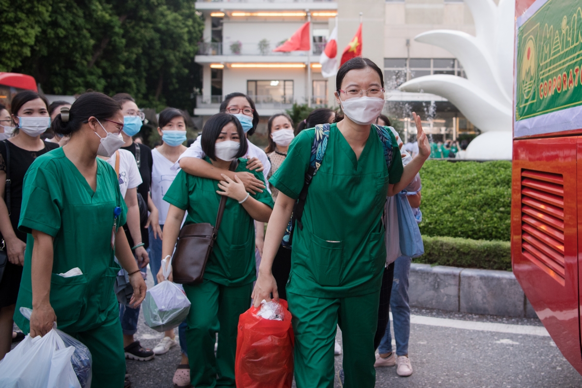 200 giảng viên, sinh viên Trường Cao đẳng Y tế Bạch Mai vào Nam chống dịch