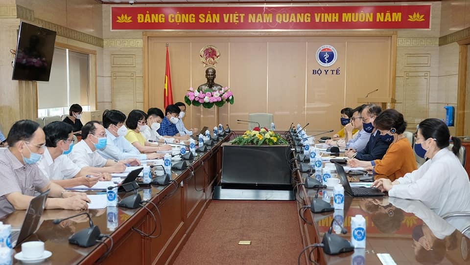 vietnam on right track to combat covid-19, says who representative picture 2