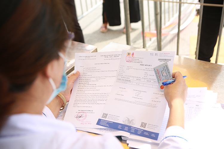 nhiều người dân ra vào hà nội, chốt kiểm soát pháp vân - cầu giẽ ùn ứ hình ảnh 12 nhieu nguoi dan ra vao ha noi, chot kiem soat phap van - cau gie un u hinh anh 12