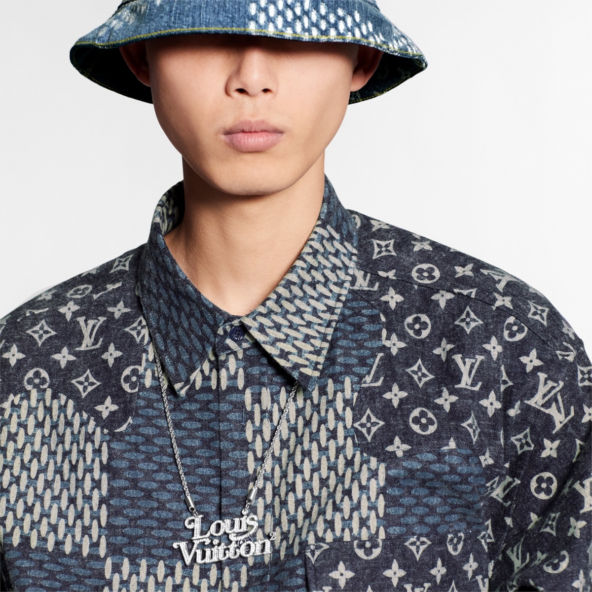 Thiết kế hợp tác giữa Nigo và Virgil Abloh cho Louis Vuitton.