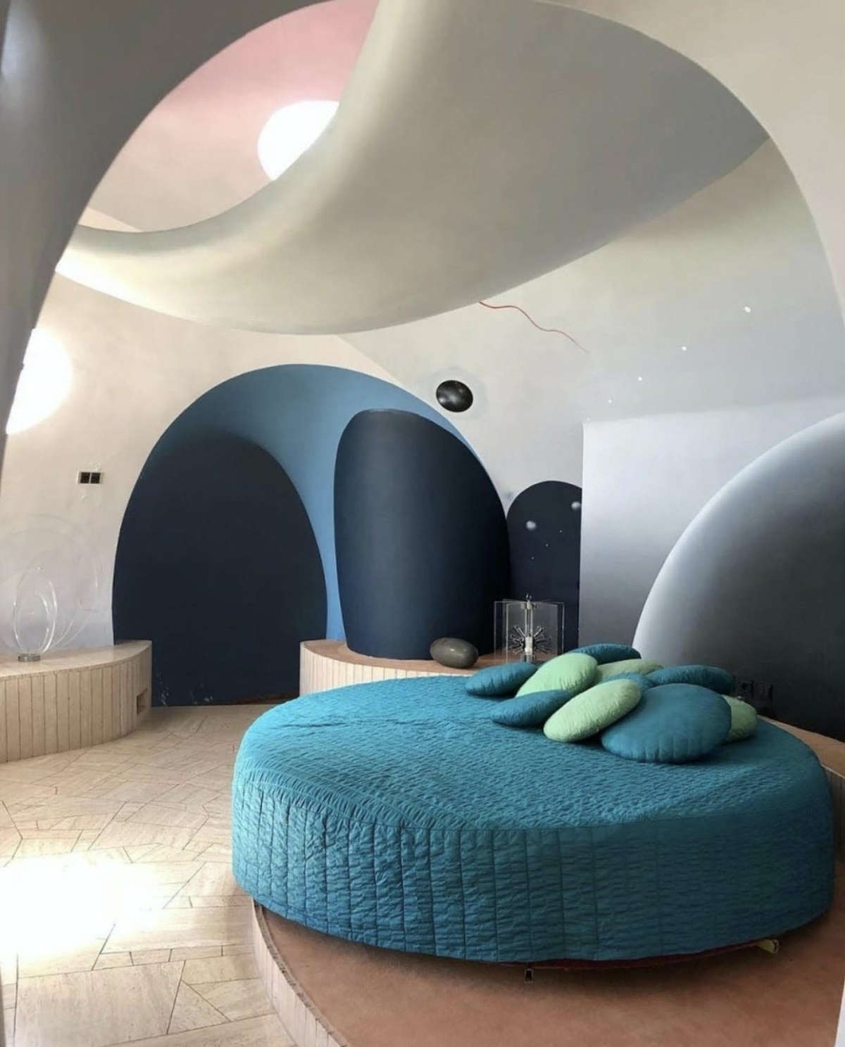 1617870230-pierre-cardin-palais-bulles-vacation-home-5.jpeg