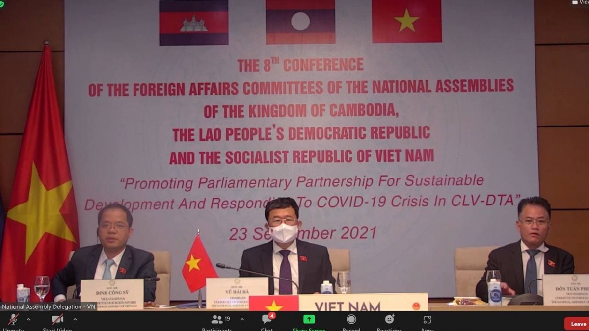Đoàn đại biểu Ủy ban Đối ngoại của Quốc hội Việt Nam do ông Vũ Hải Hà, Chủ nhiệm Ủy ban làm Trưởng đoàn dự tại điểm cầu Hà Nội.