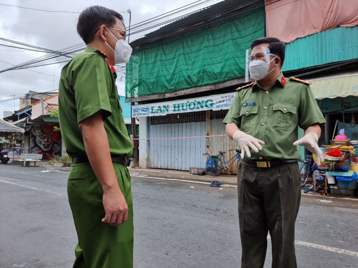 công an an giang thực hiện lời hứa dập dịch tại an phú và phú tân hình ảnh 1 cong an an giang thuc hien loi hua dap dich tai an phu va phu tan hinh anh 1