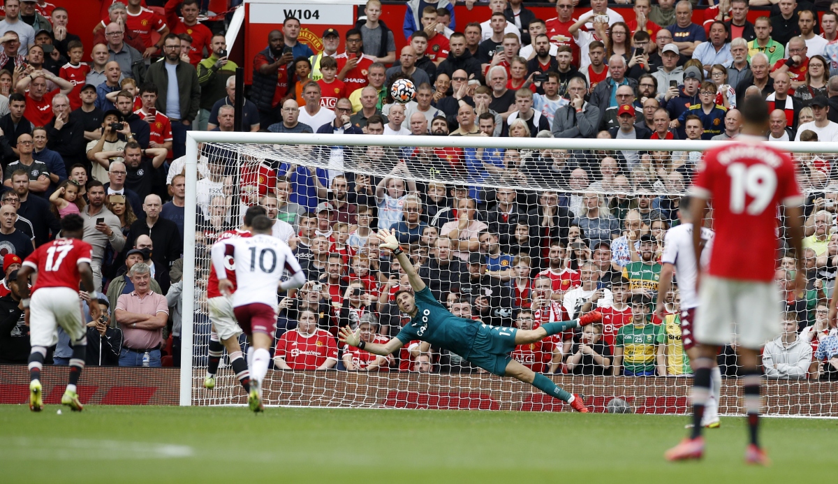 bruno fernandes da hong penalty, mu thua aston villa ngay tai old trafford hinh anh 2