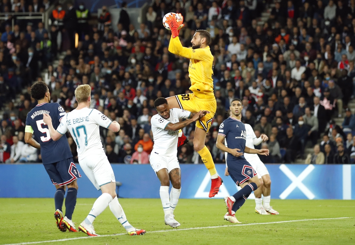 donnarumma gay sot trong lan dau tien ra san o champions league hinh anh 1