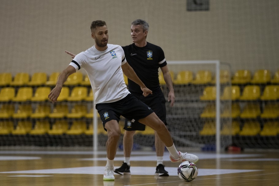 ĐT Futsal Brazil tập luyện trước trận đấu với ĐT Futsal Việt Nam. (Ảnh: CBF). 