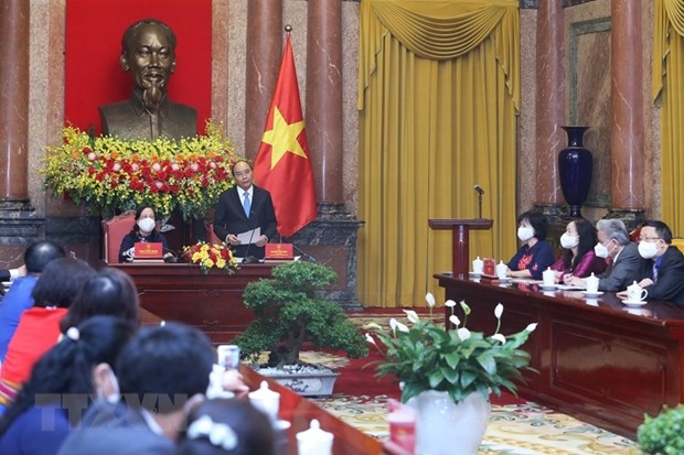 Chủ tịch nước Nguyễn Xuân Phúc gặp mặt các đại biểu người cao tuổi. (ảnh: TTXVN)