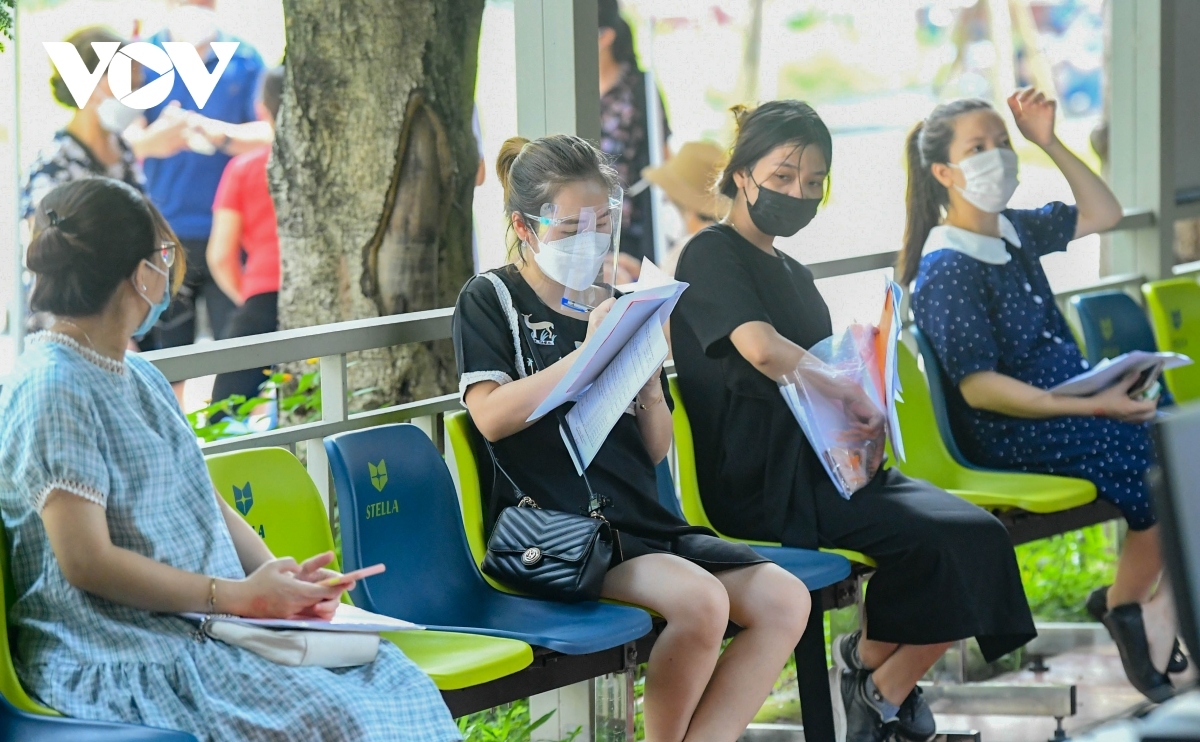 more than 1,000 pregnant women get covid-19 jab in hanoi capital picture 2