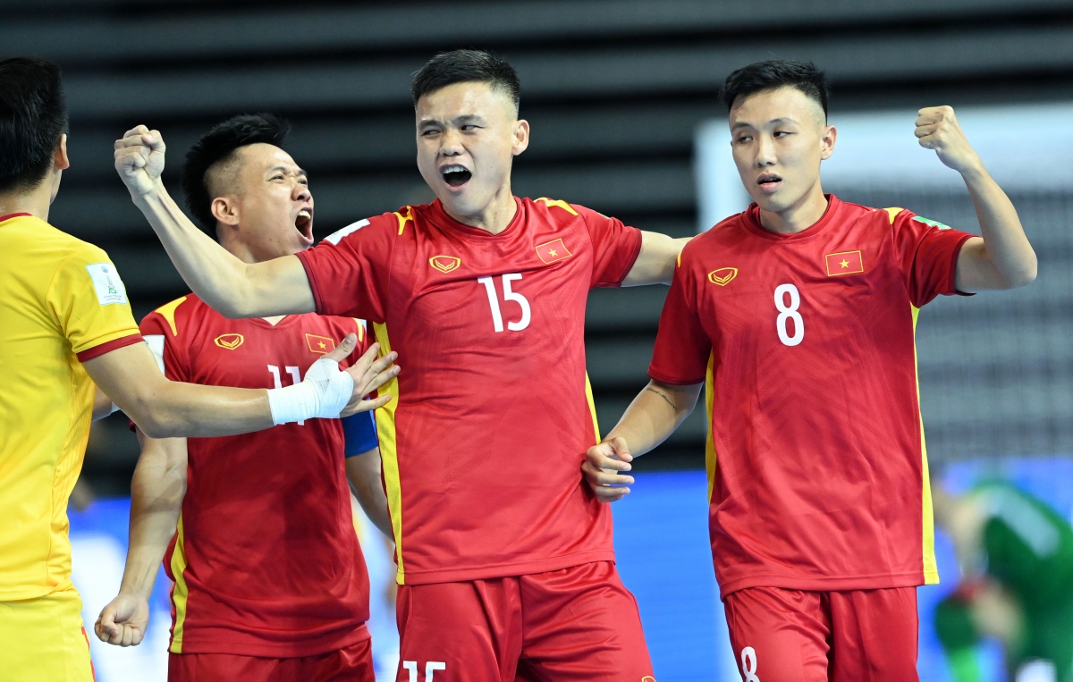 Dt futsal viet nam hanh phuc khi ghi ban vao luoi Dt futsal brazil hinh anh 1