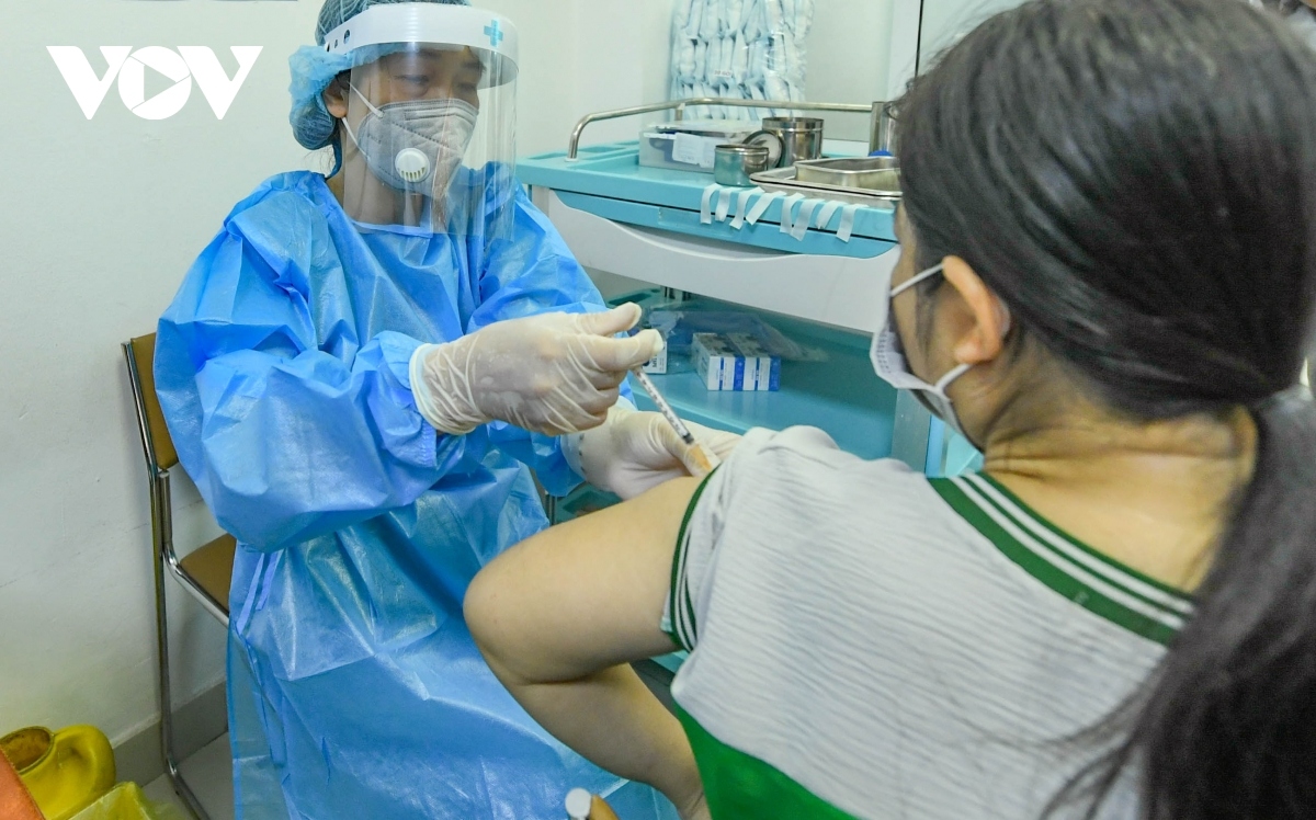 more than 1,000 pregnant women get covid-19 jab in hanoi capital picture 10