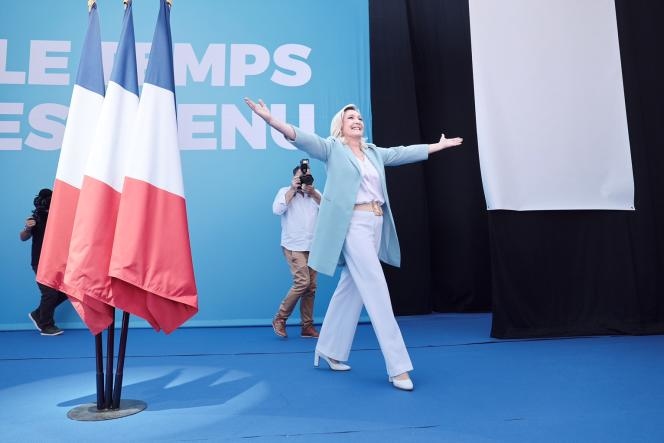 Bà Marine Le Pen, lãnh đạo đảng 