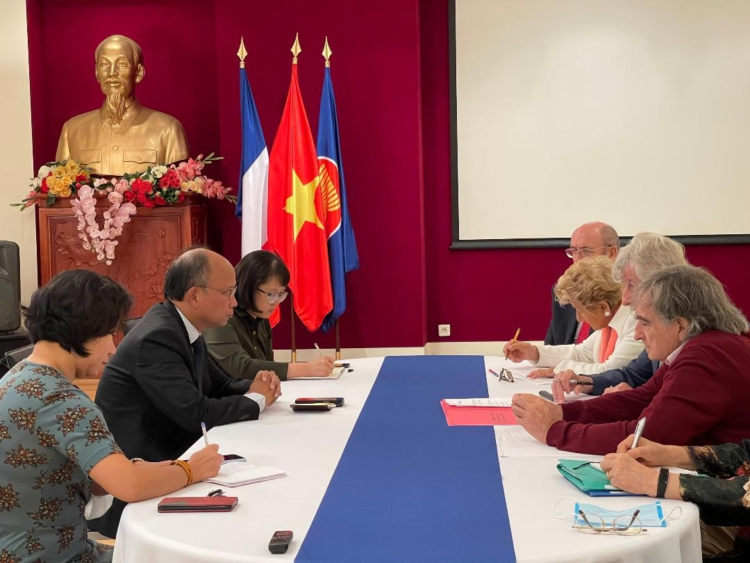 french friendship association affirms support for vietnamese people picture 1