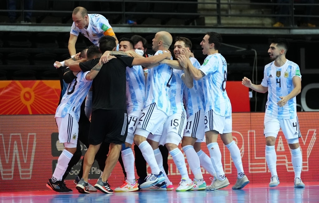 argentina ha nga o chung ket som , doi dau brazil tai ban ket futsal world cup 2021 hinh anh 1