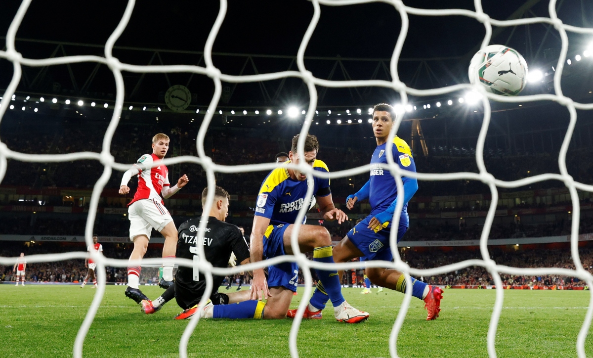 Arsenal "bắt nạt" Wimbledon. (Ảnh: Reuters)