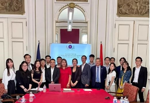 vietnamese students association in europe established picture 1