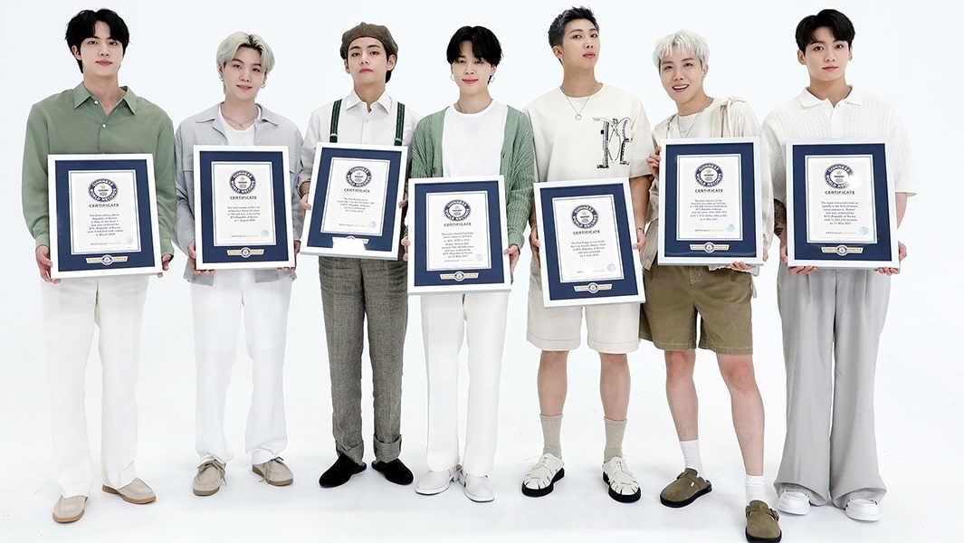 Guinness trao chứng nhận cho nhóm BTS. Nguồn: Guinness