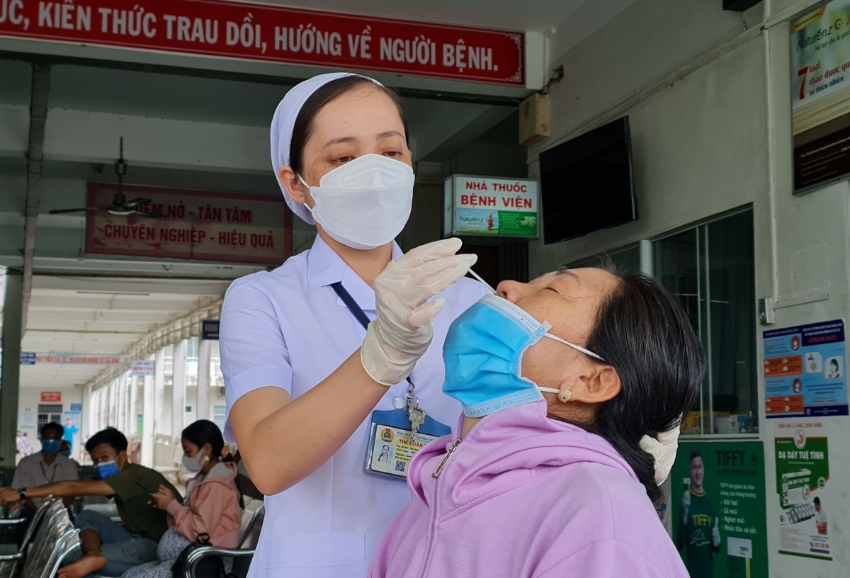 cà mau tầm soát covid-19 diện rộng, sớm thực hiện bình thường mới hình ảnh 1 ca mau tam soat covid-19 dien rong, som thuc hien binh thuong moi hinh anh 1