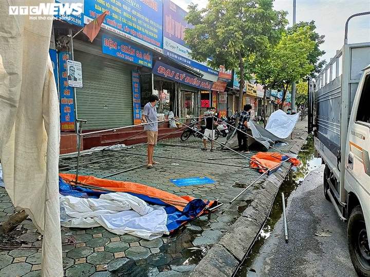 hanoi police forces lift 39 covid-19 checkpoints at city gateways picture 4