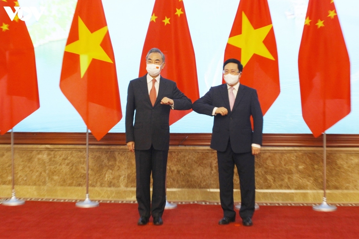 chinese fm wang yi welcomed in hanoi on three-day visit picture 3