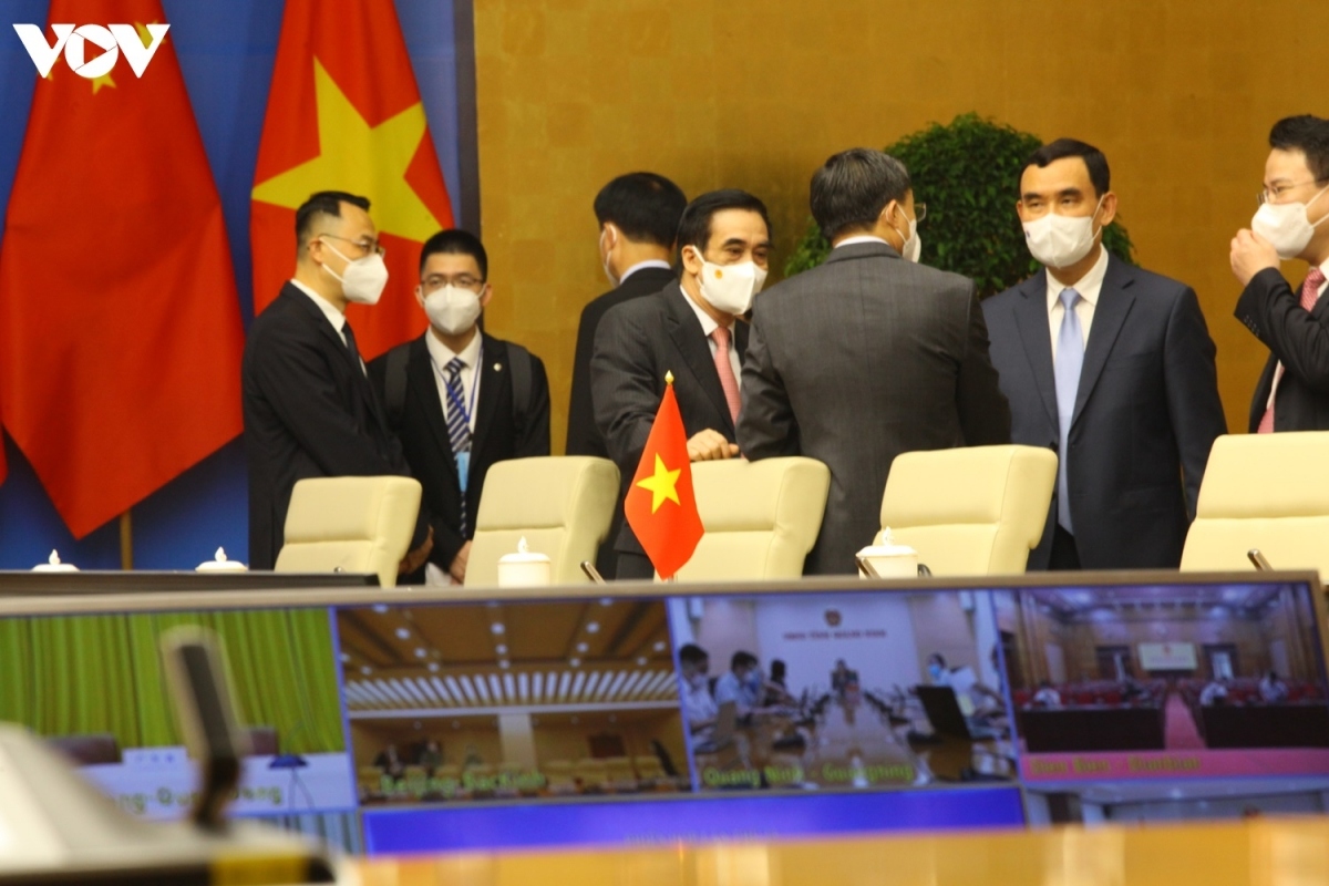 chinese fm wang yi welcomed in hanoi on three-day visit picture 4