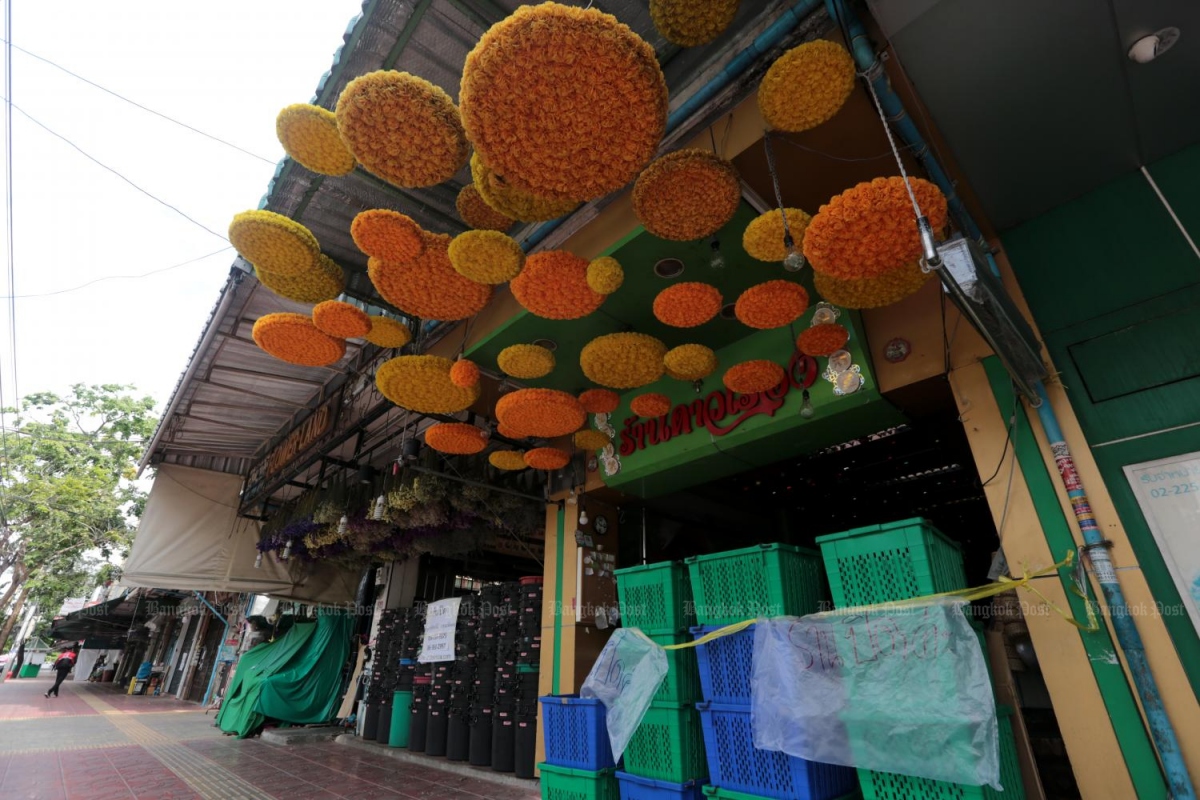 Một chợ hoa ở Bangkok phải đóng cửa để hạn chế sự lây lan của đại dịch (Ảnh: Bangkok Post)