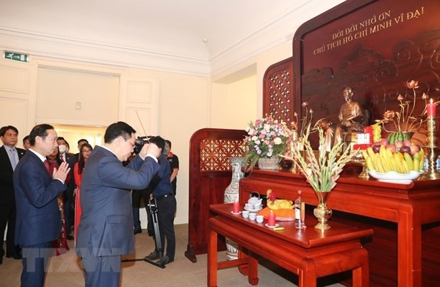 top legislator meets vietnamese community in belgium picture 1