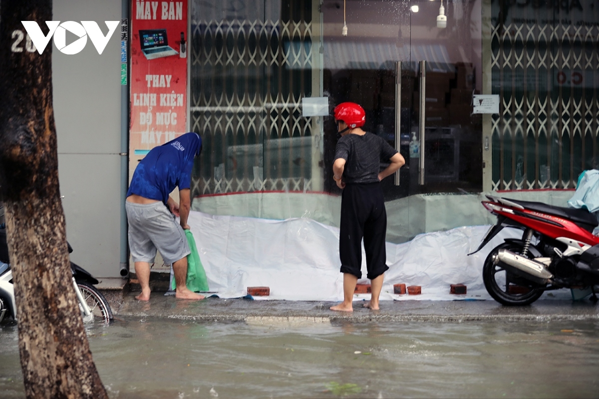 heavy rain leads to serious flooding in central region picture 6